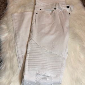 Men’s distressed white jeans